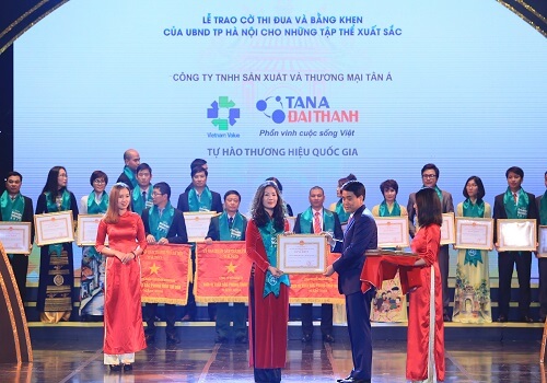 Tập đoàn Tân Á Đại Thành được vinh danh trong “Đêm Doanh nghiệp 2017”